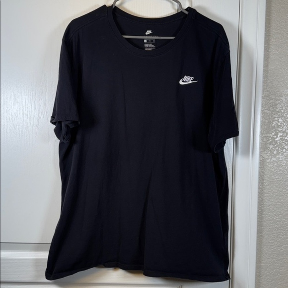 Nike The Nike Tee Black Embroidered Chest Iconic Logo Shirt Size XXL GUC #2004